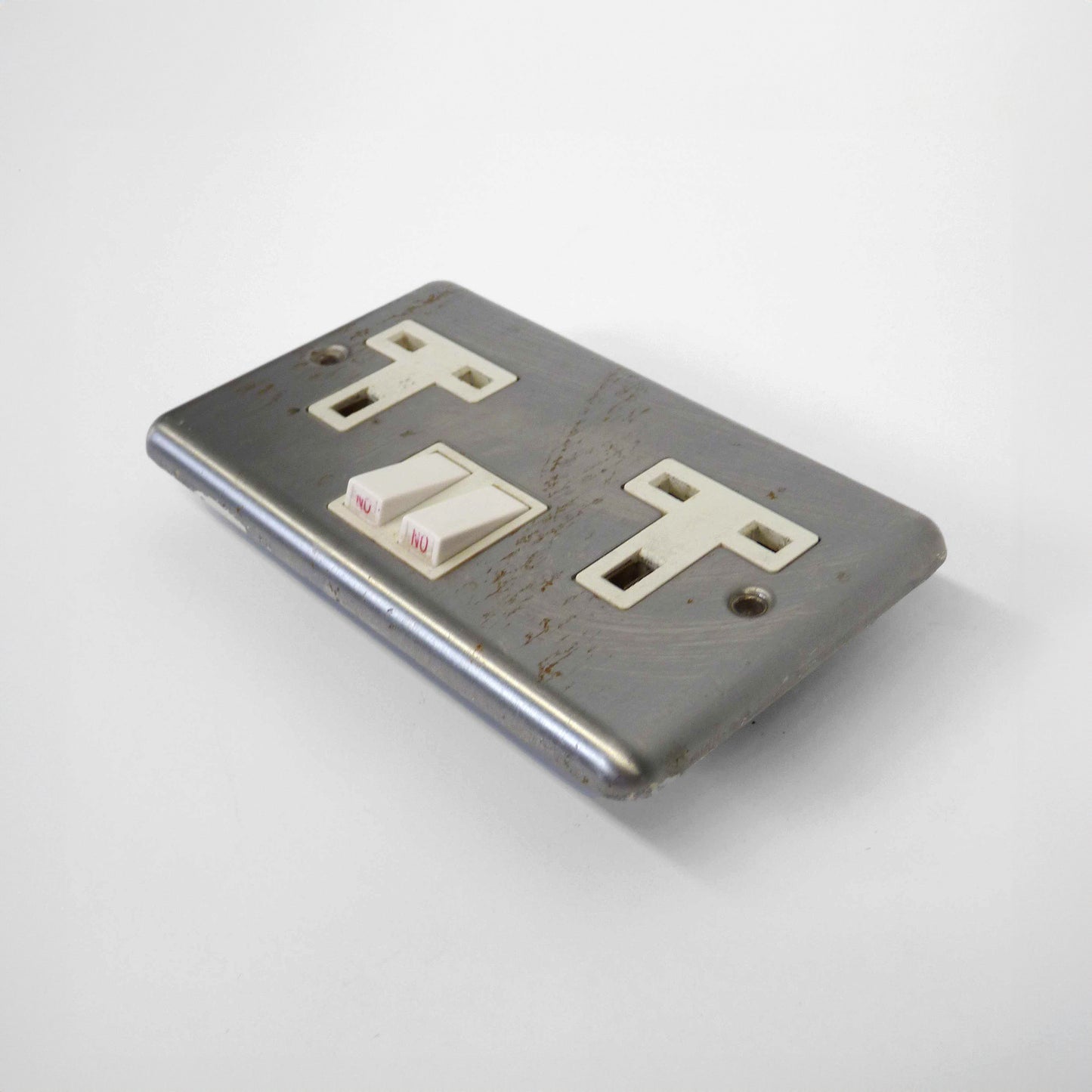 UK Style Dual Power Outlet