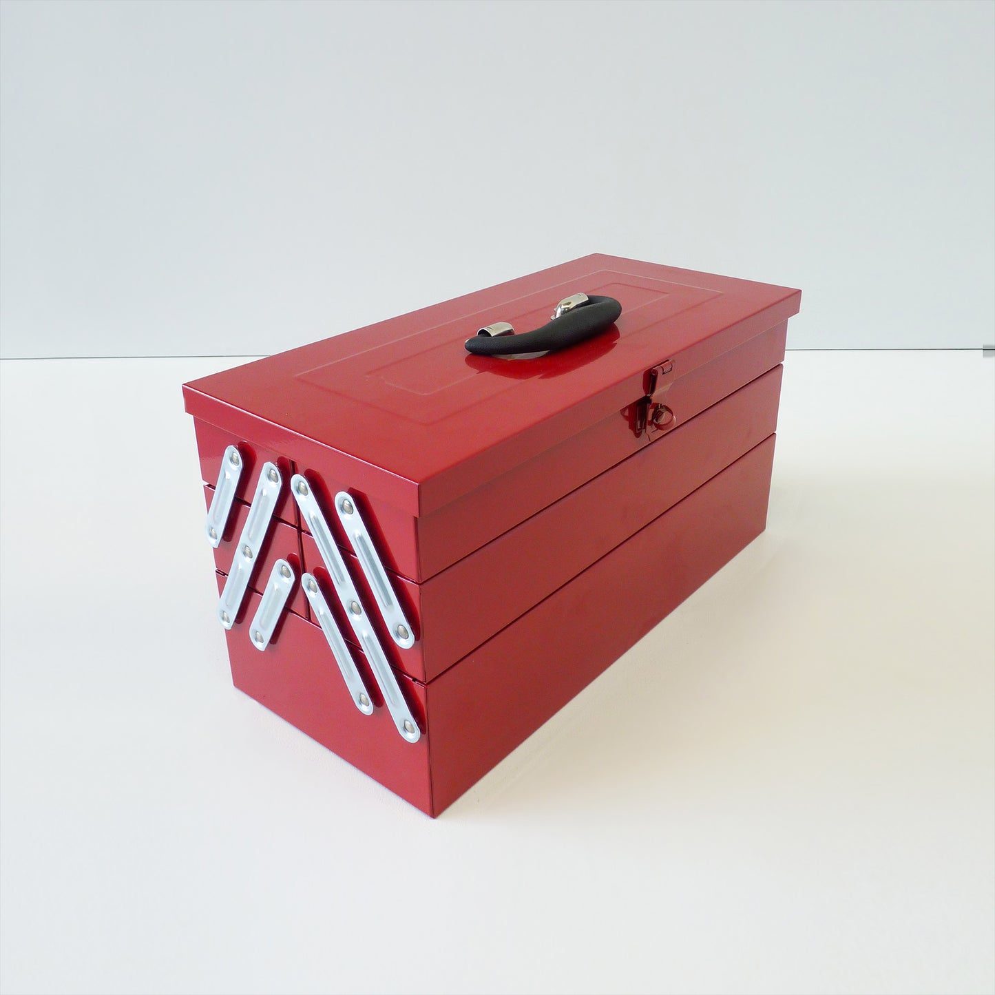 Red Metal Expanding Toolbox
