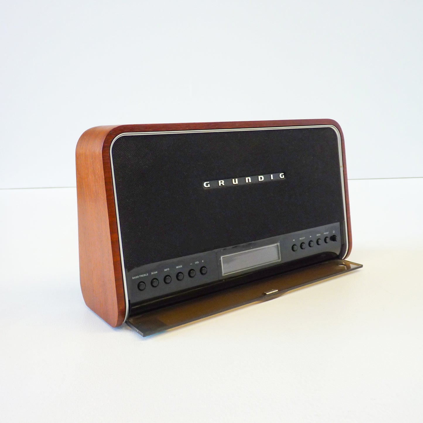 Retro Style Digital Radio