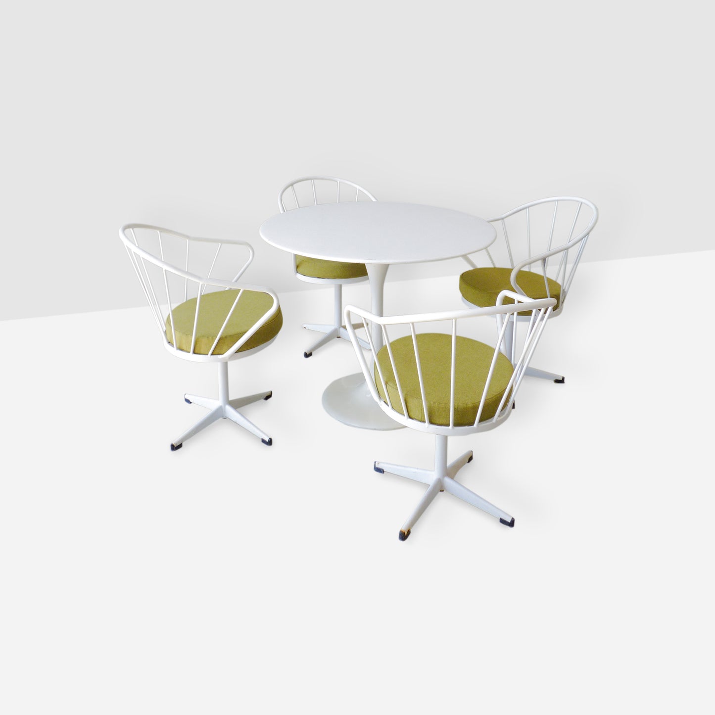 Retro Round Tulip Table