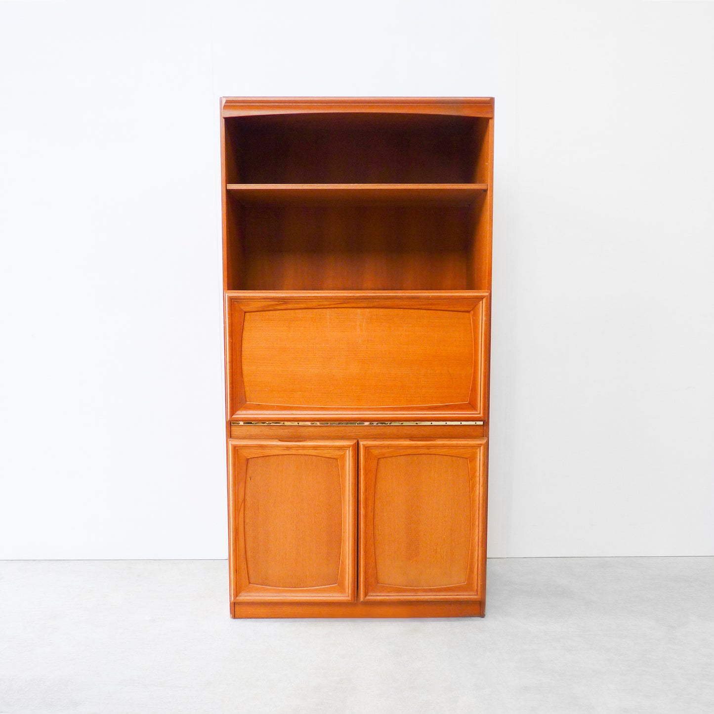 MCM Book Shelf