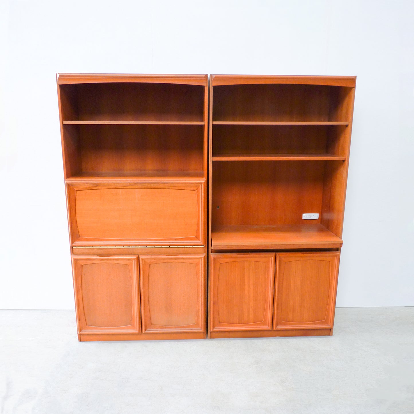 MCM Book Shelf