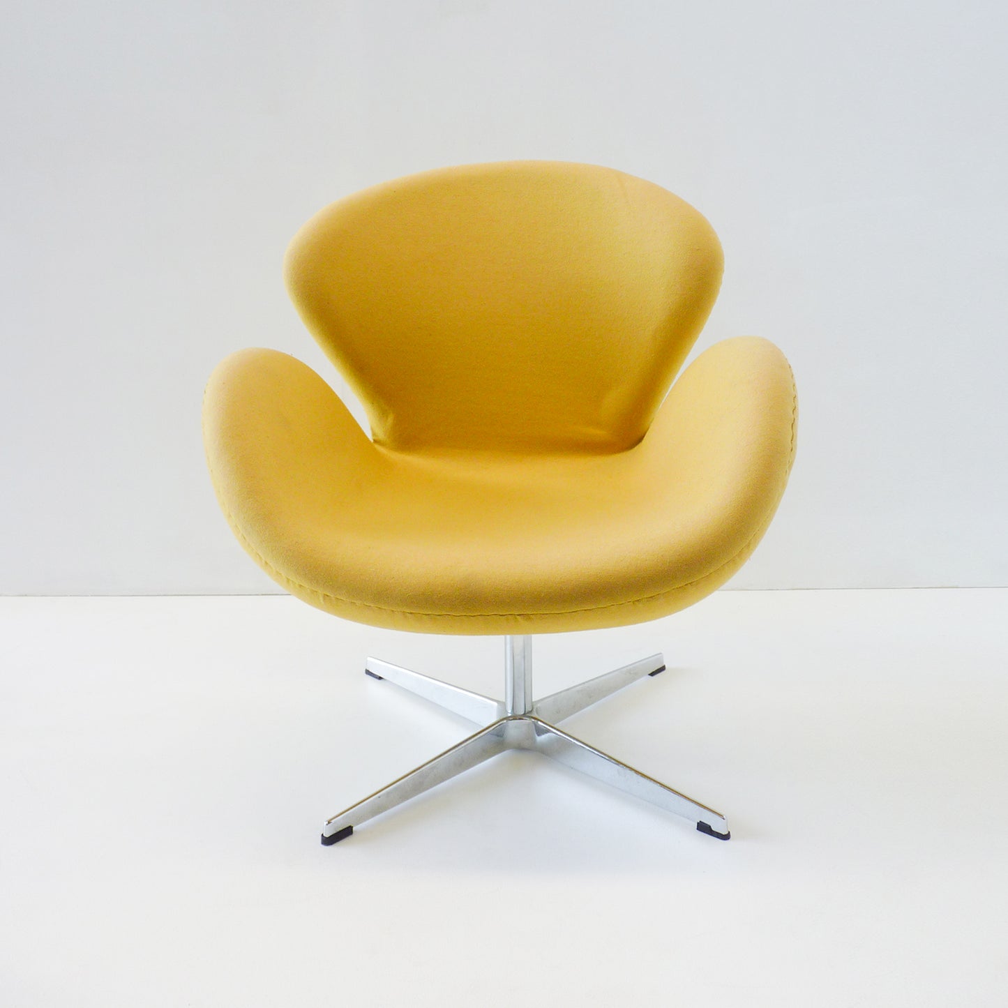 Curvy Arm Chair