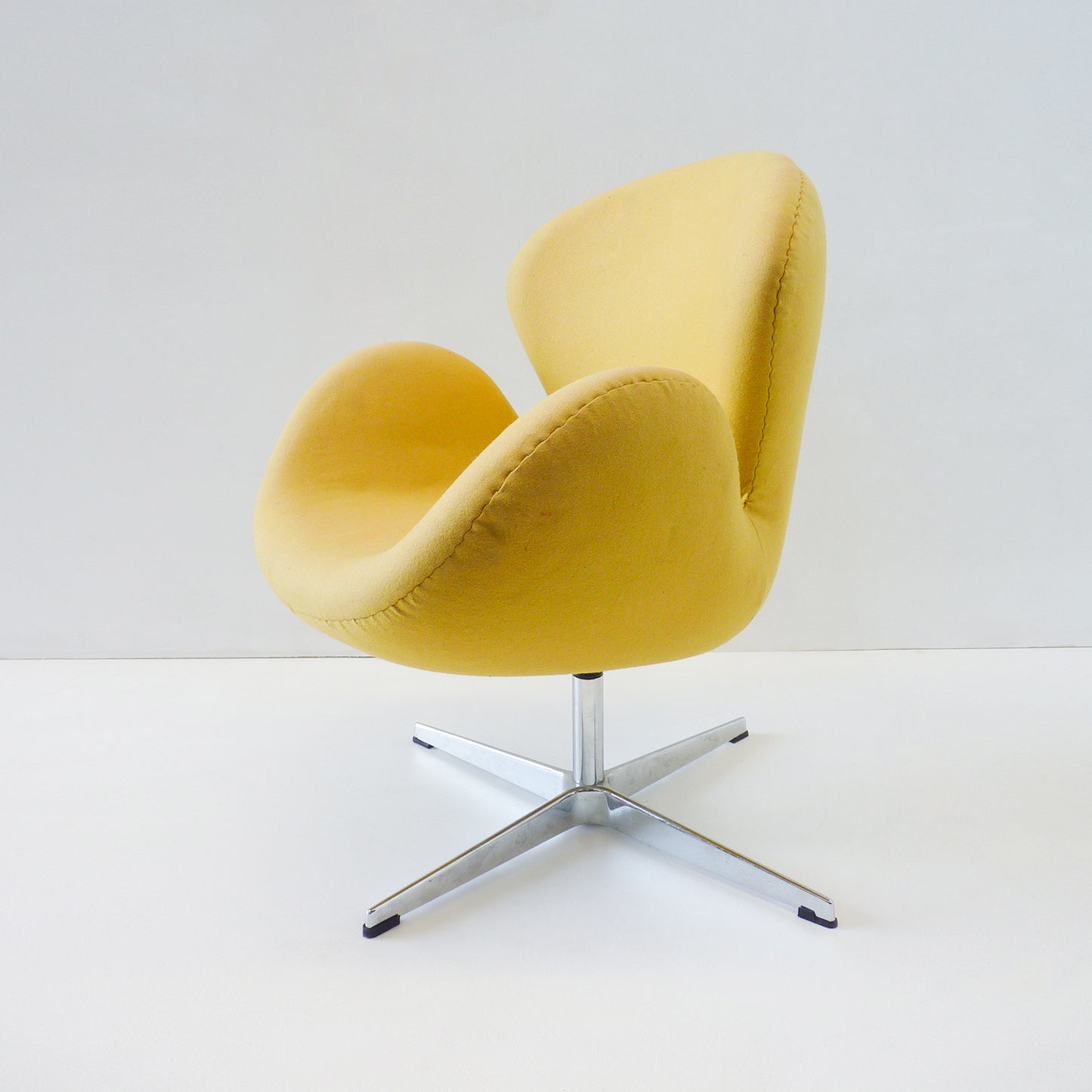Curvy Arm Chair