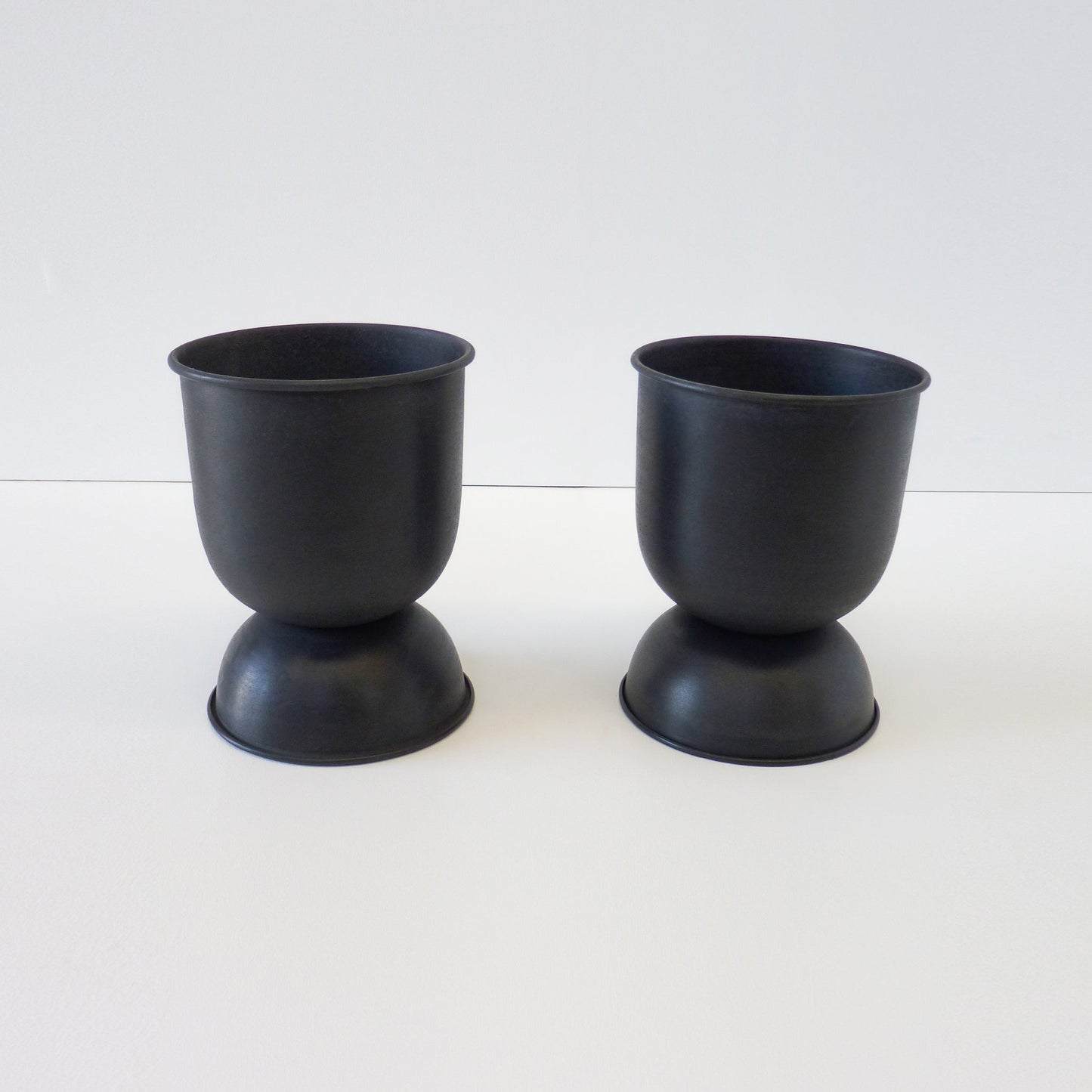 Medium Hourglass Pot