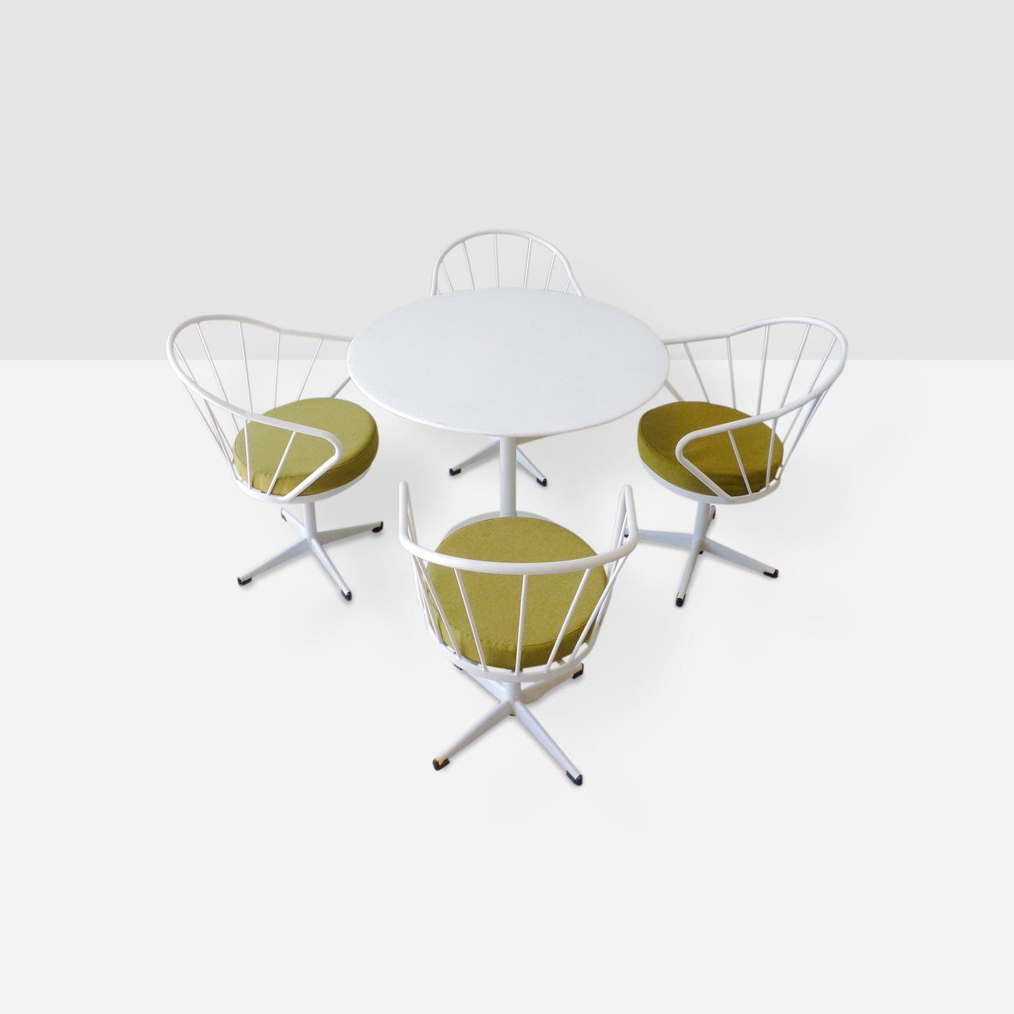 Retro Swivel Chair Set