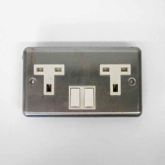 UK Style Dual Power Outlet