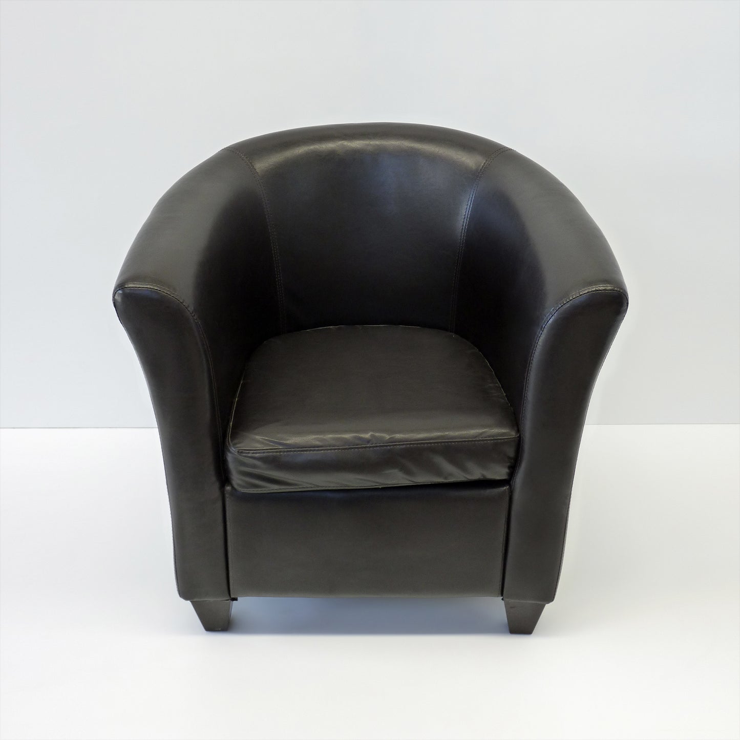Tub Chair With Foot Rest