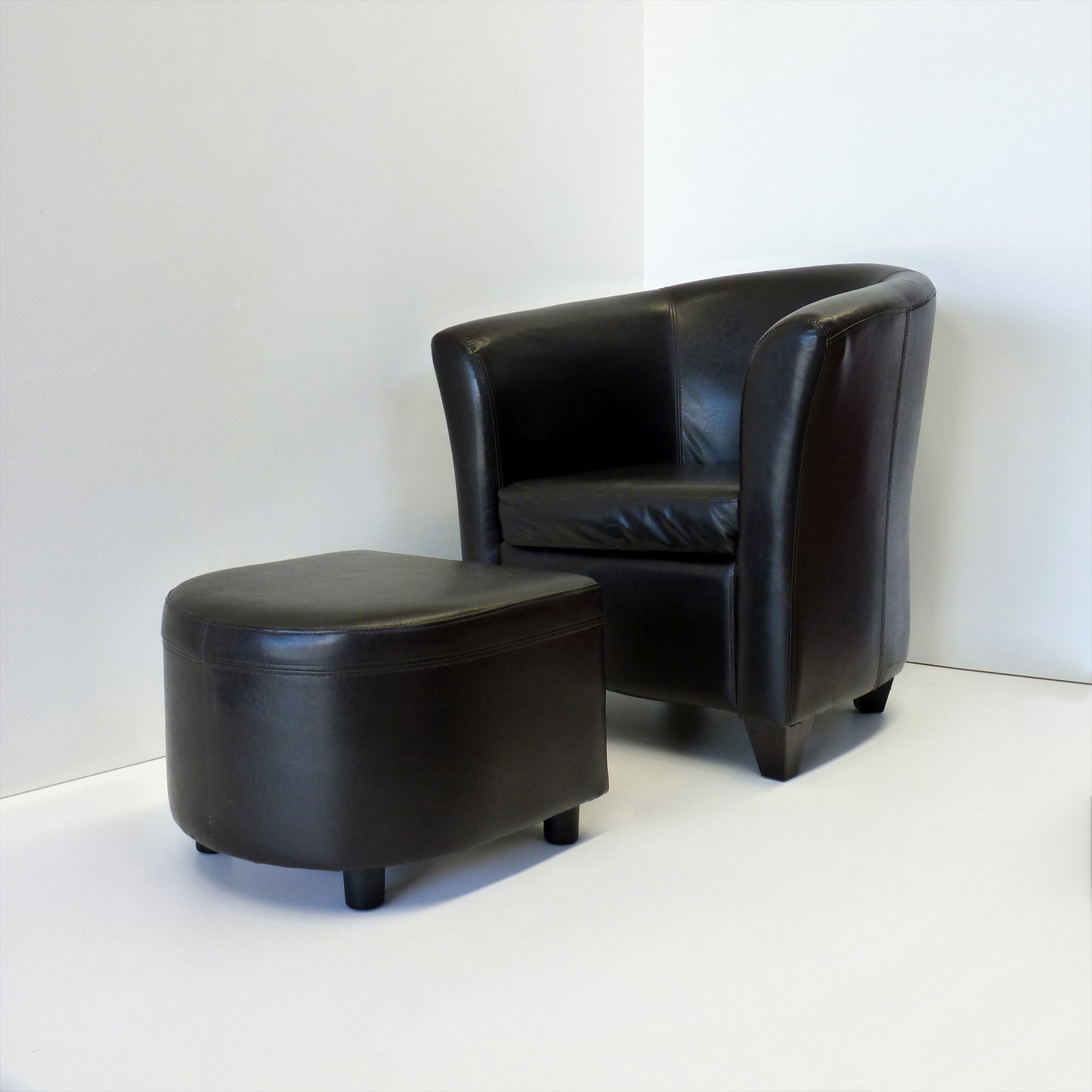 Tub Chair With Foot Rest