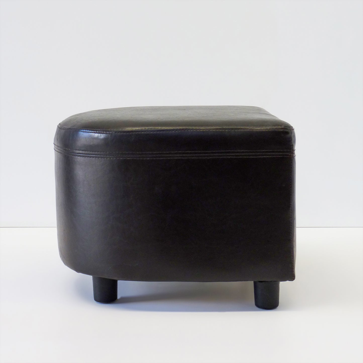 Tub Chair With Foot Rest