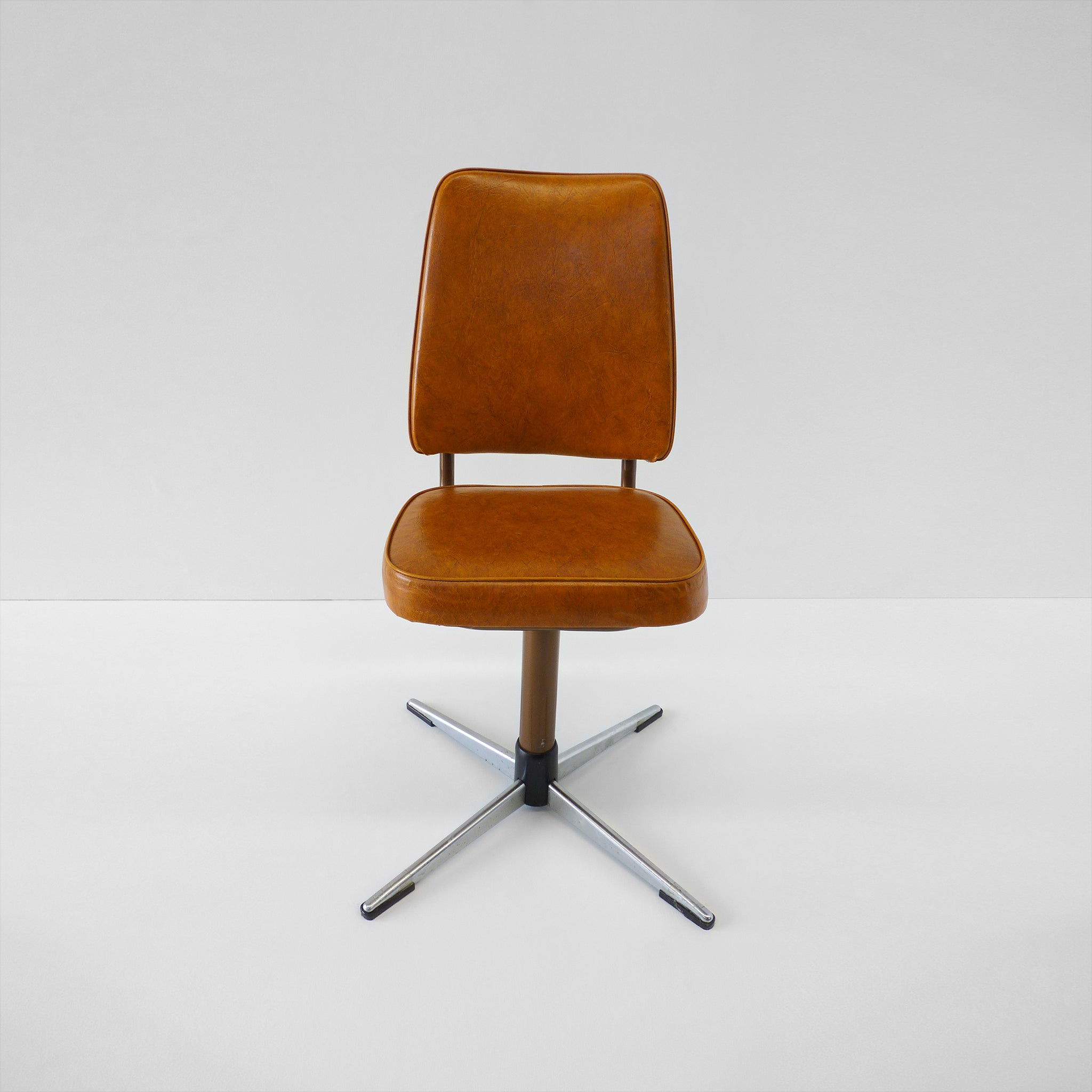 Retro Swivel Dining Chair Set – AXIS