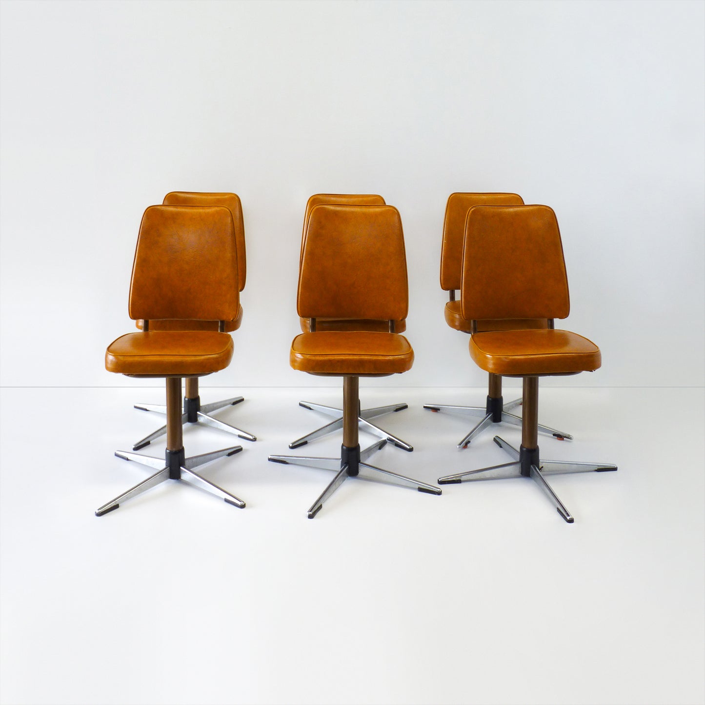 Retro Swivel Dining Chair Set