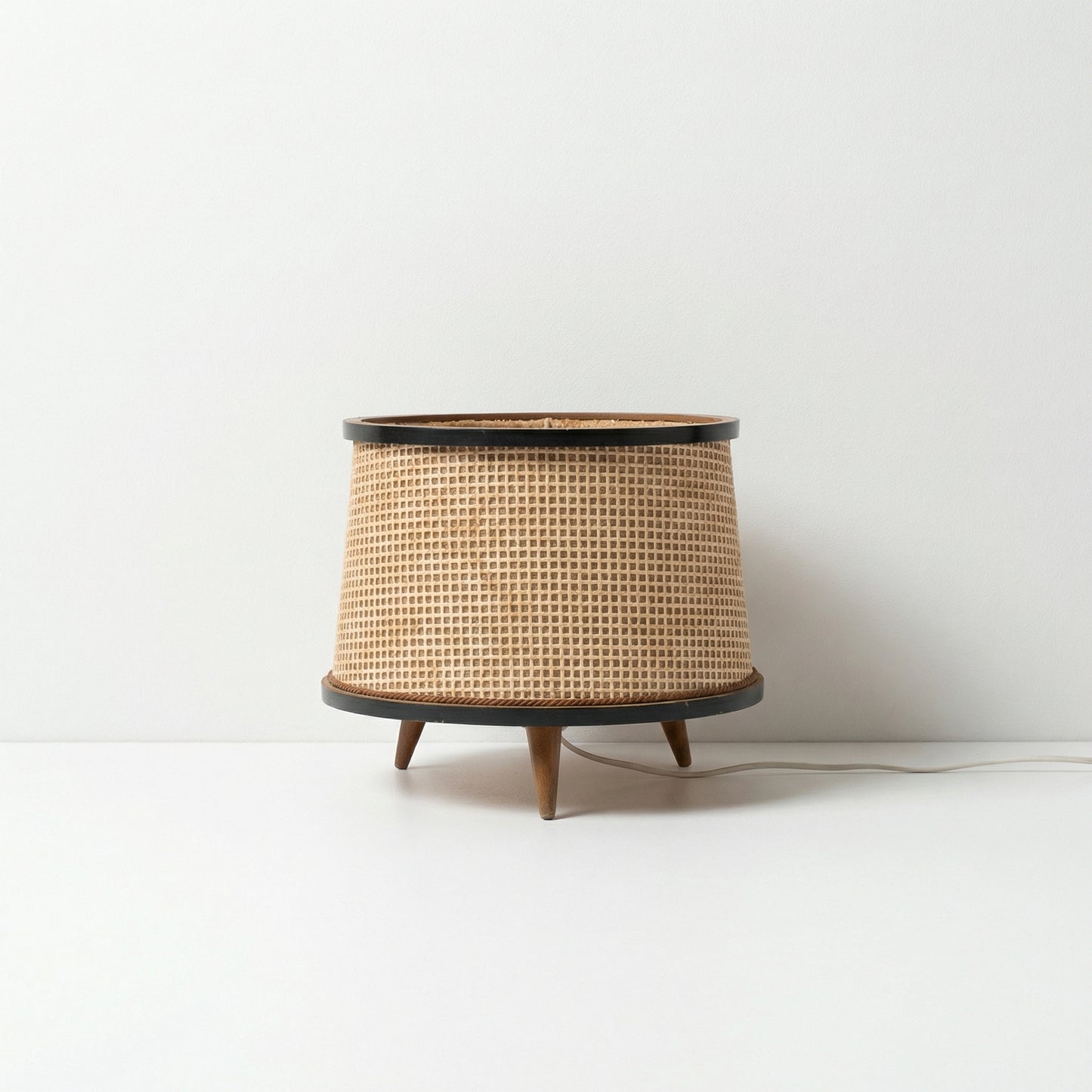 Retro Mesh Table Lamp