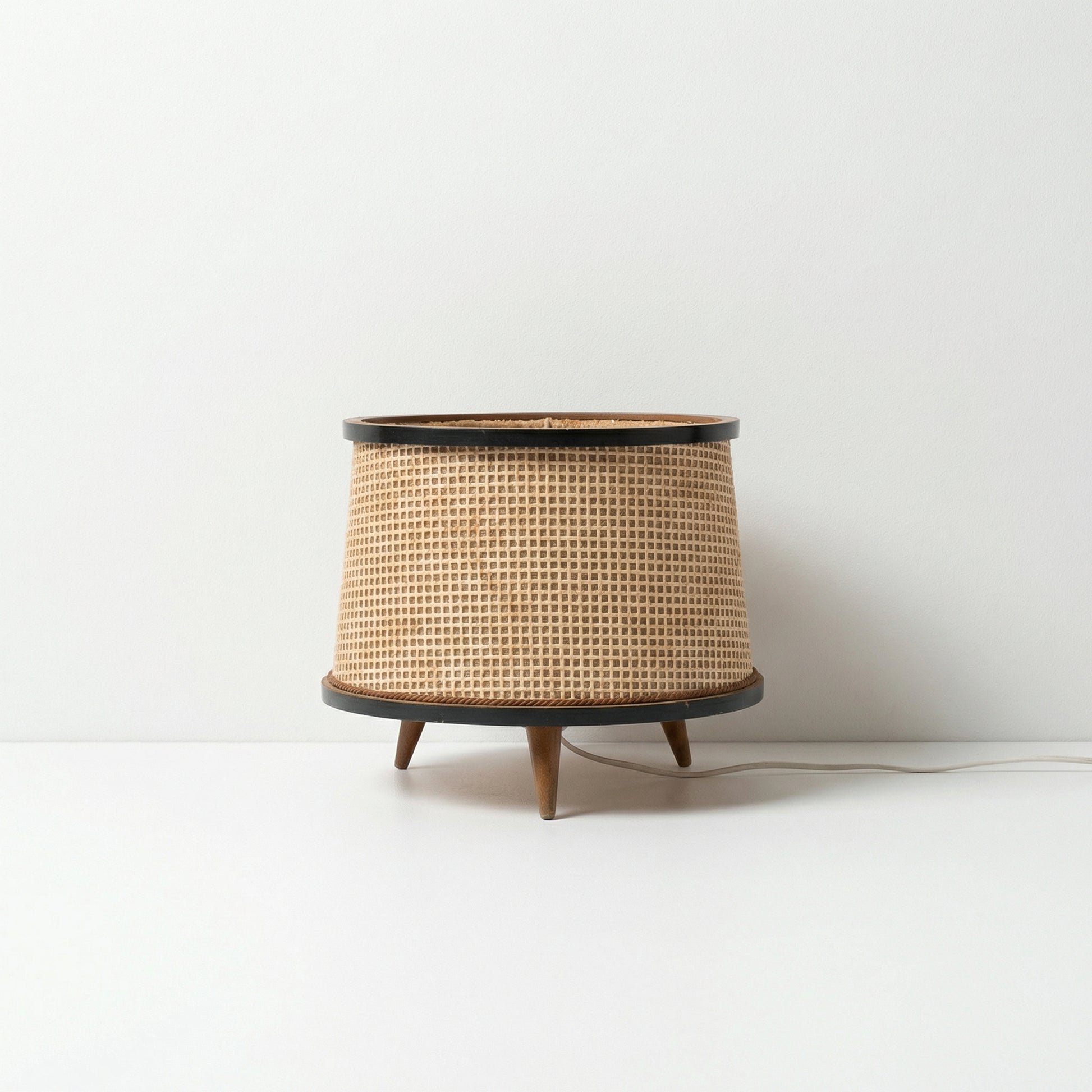 Retro Mesh Table Lamp