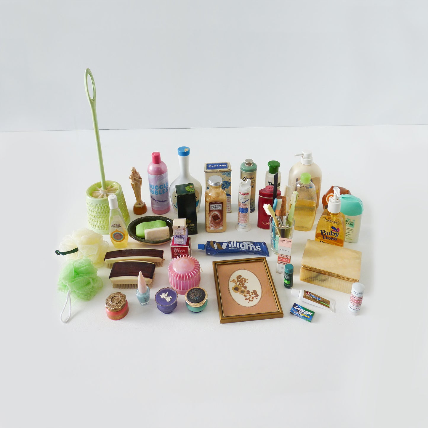 80s/90s Bathroom Dressings Set