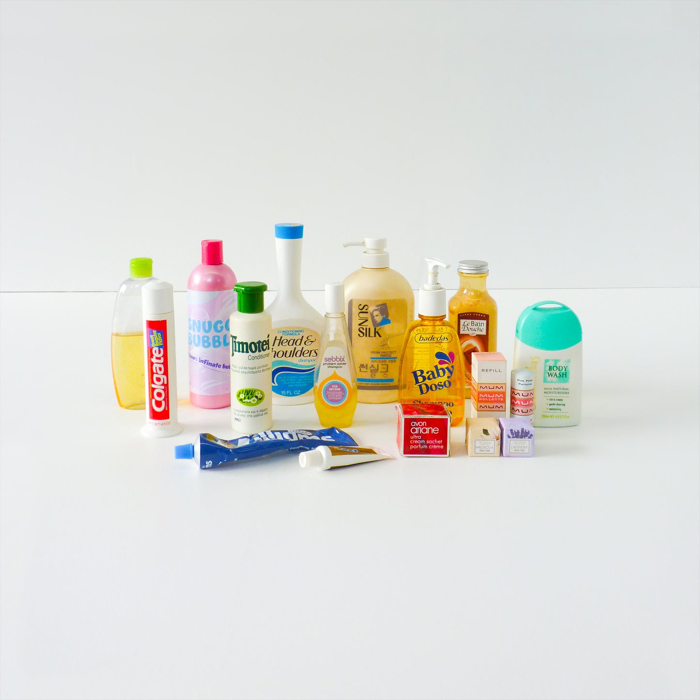 80s/90s Bathroom Dressings Set