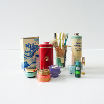 80s/90s Bathroom Dressings Set