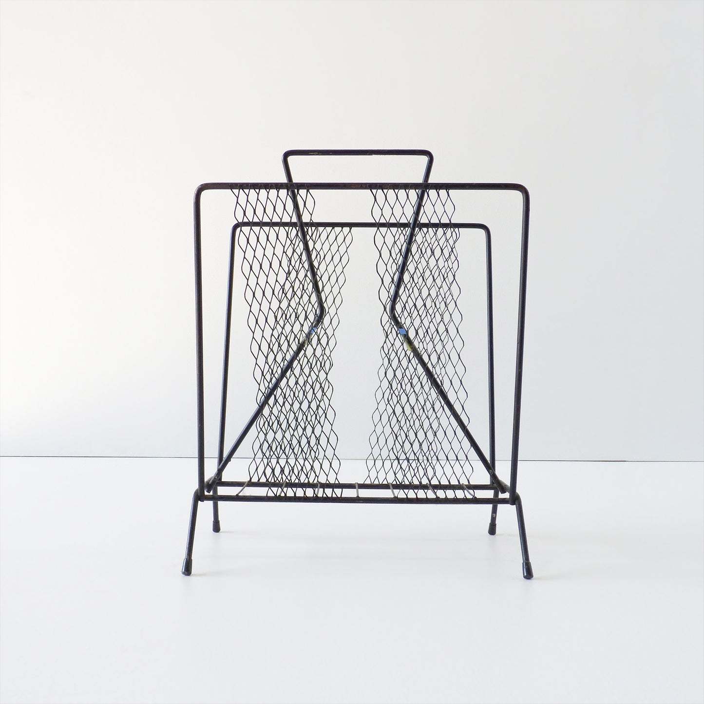 Retro Wire Vinyl / Magazine Rack