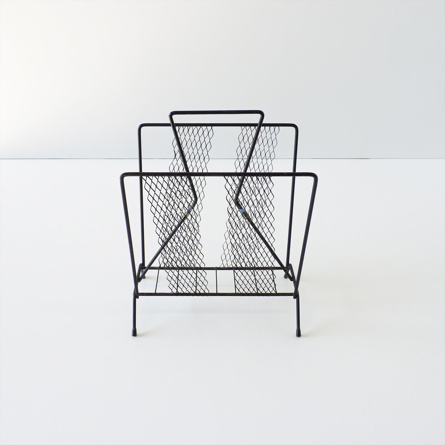 Retro Wire Vinyl / Magazine Rack