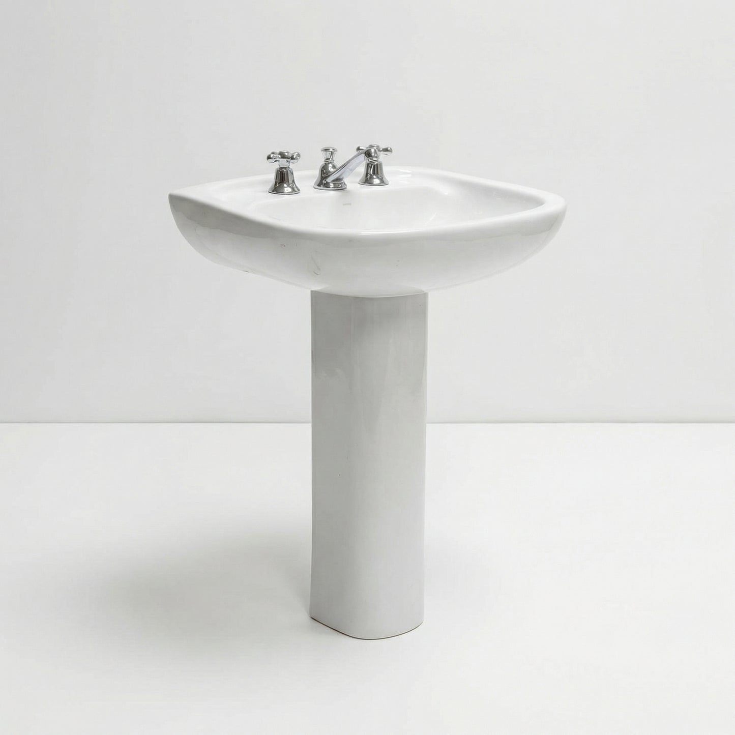 Pedestal Wash Basin