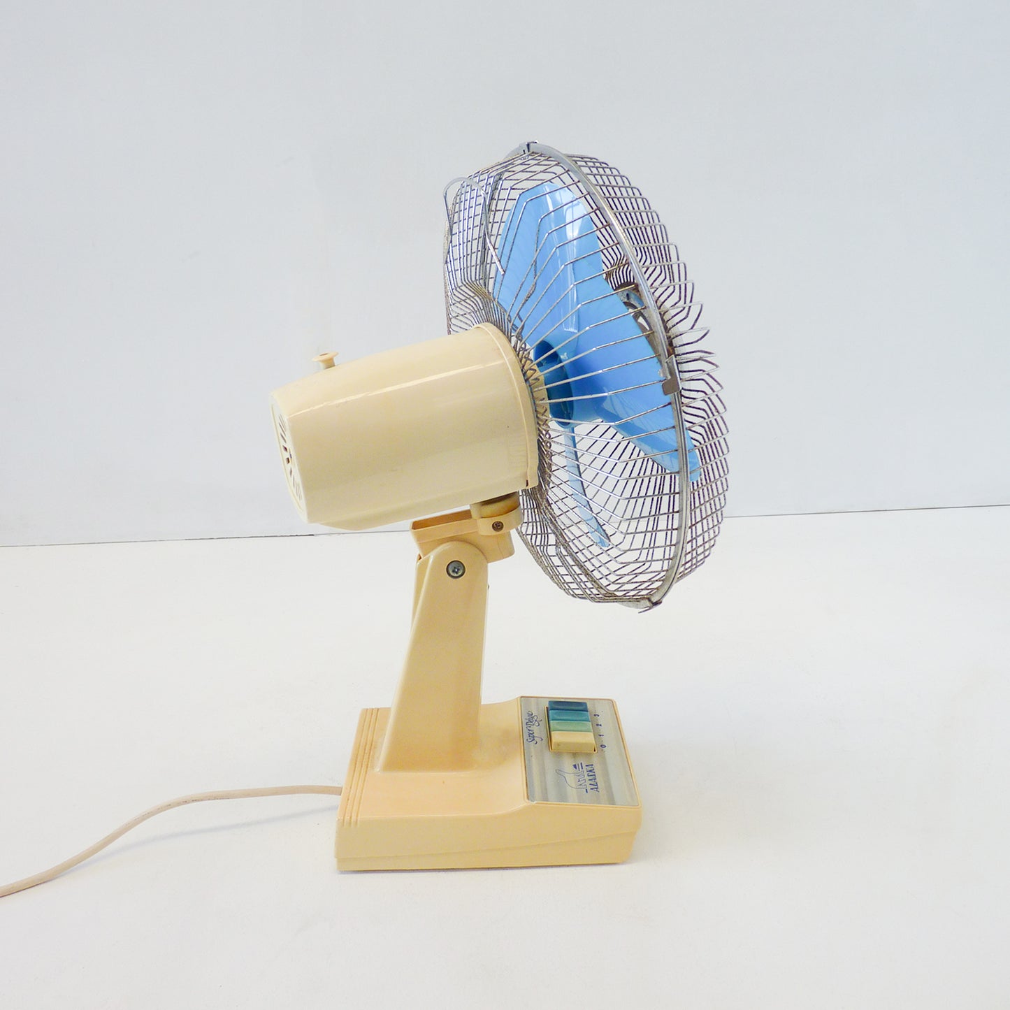 Alaska Retro Fan
