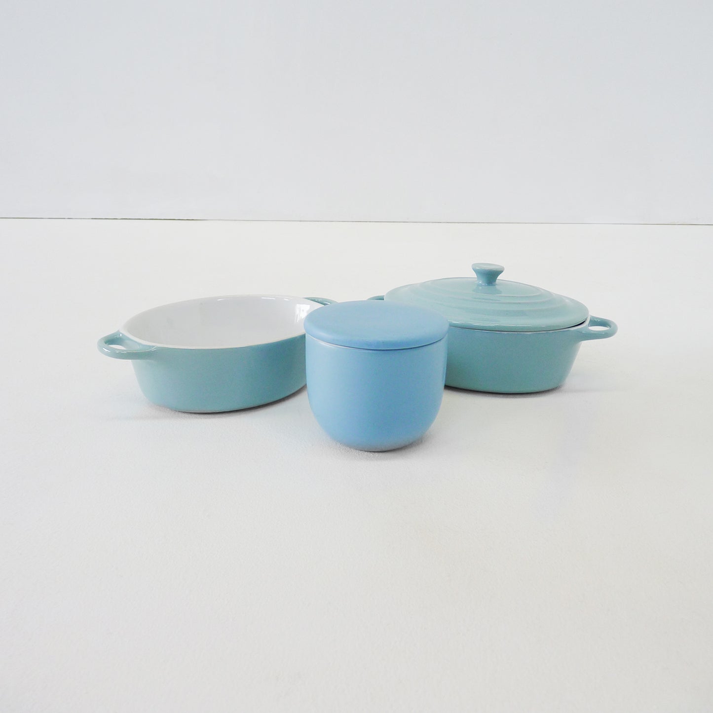 Blue crockery Set