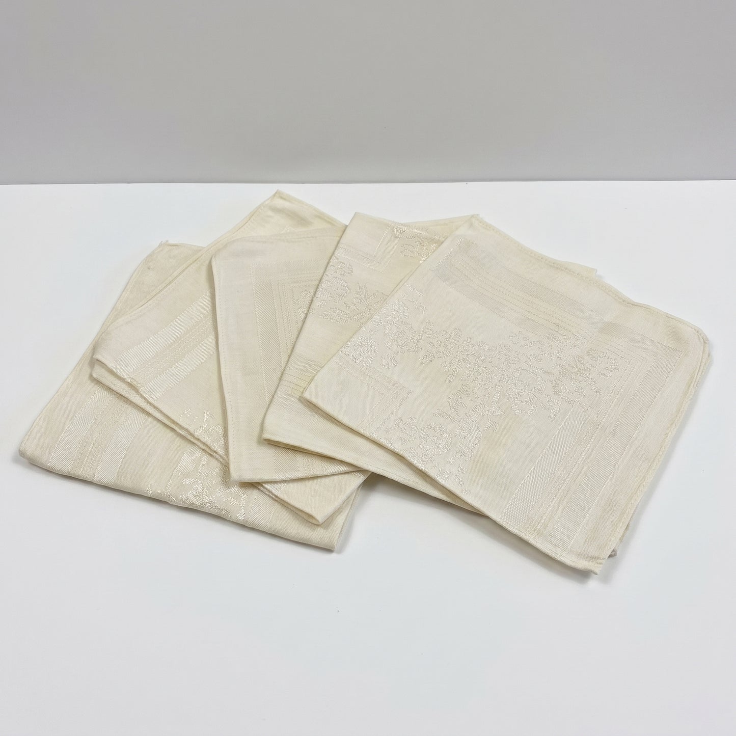 Vintage Tablecloth and Napkin Set