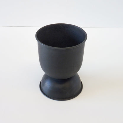 Small Hourglass Pot