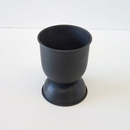 Small Hourglass Pot
