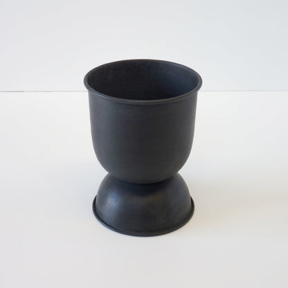 Medium Hourglass Pot