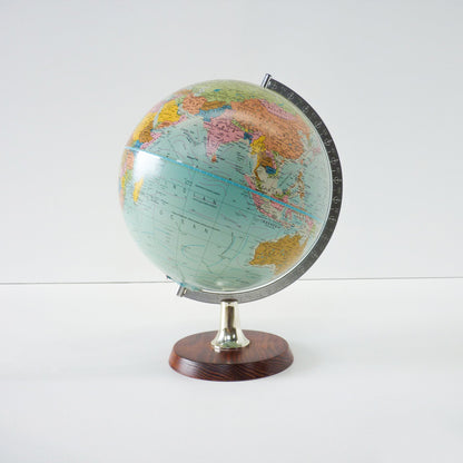 Globe Lamp