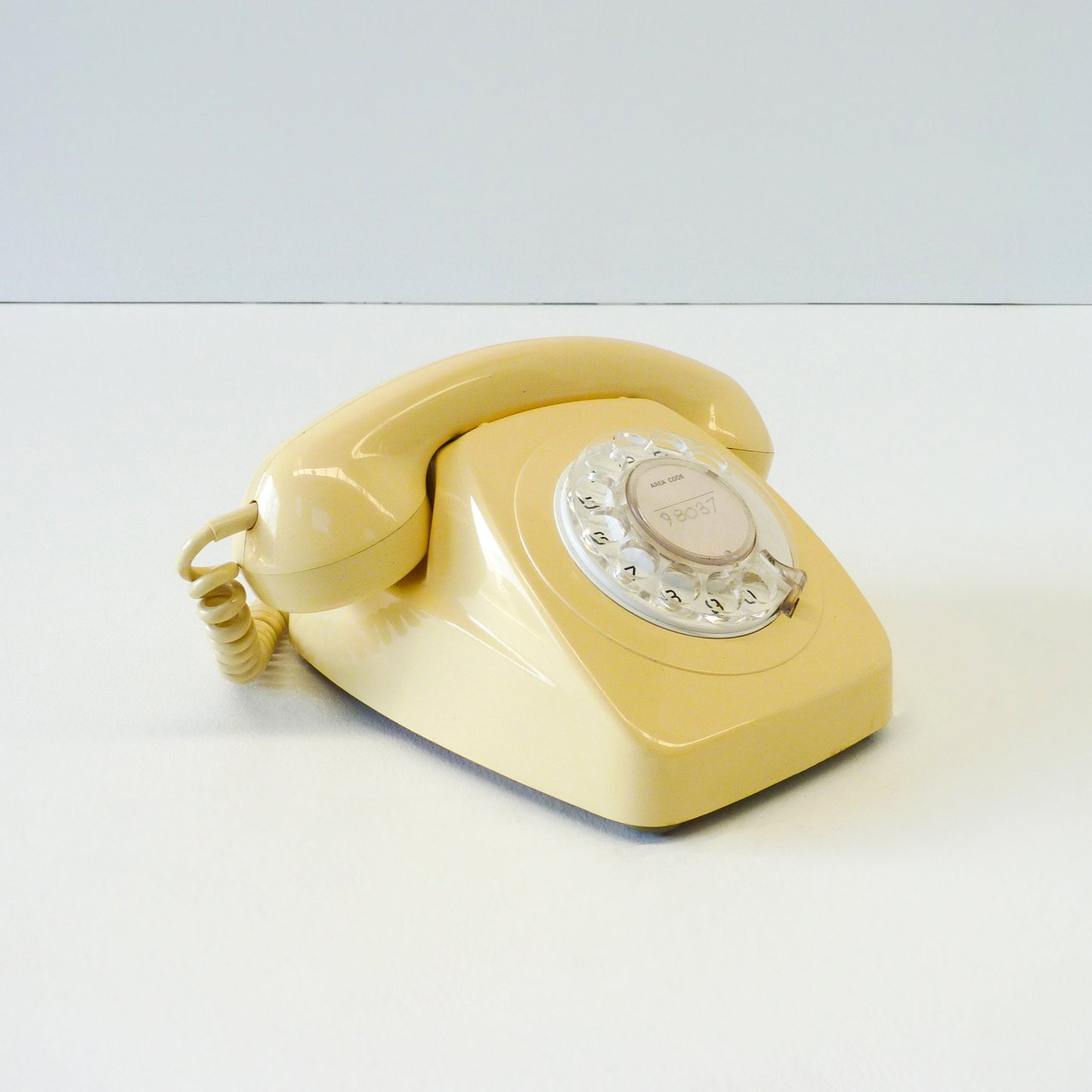 Vintage Cream Rotary Phone