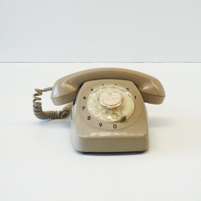 Vintage Beige Rotary Phone