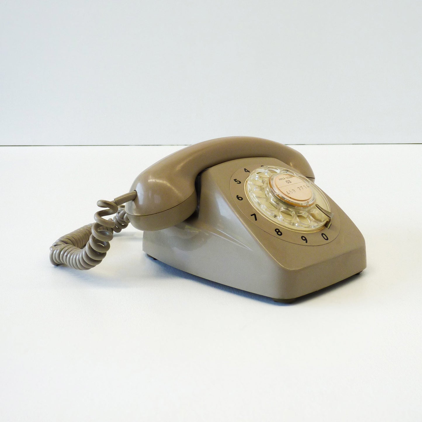 Vintage Beige Rotary Phone
