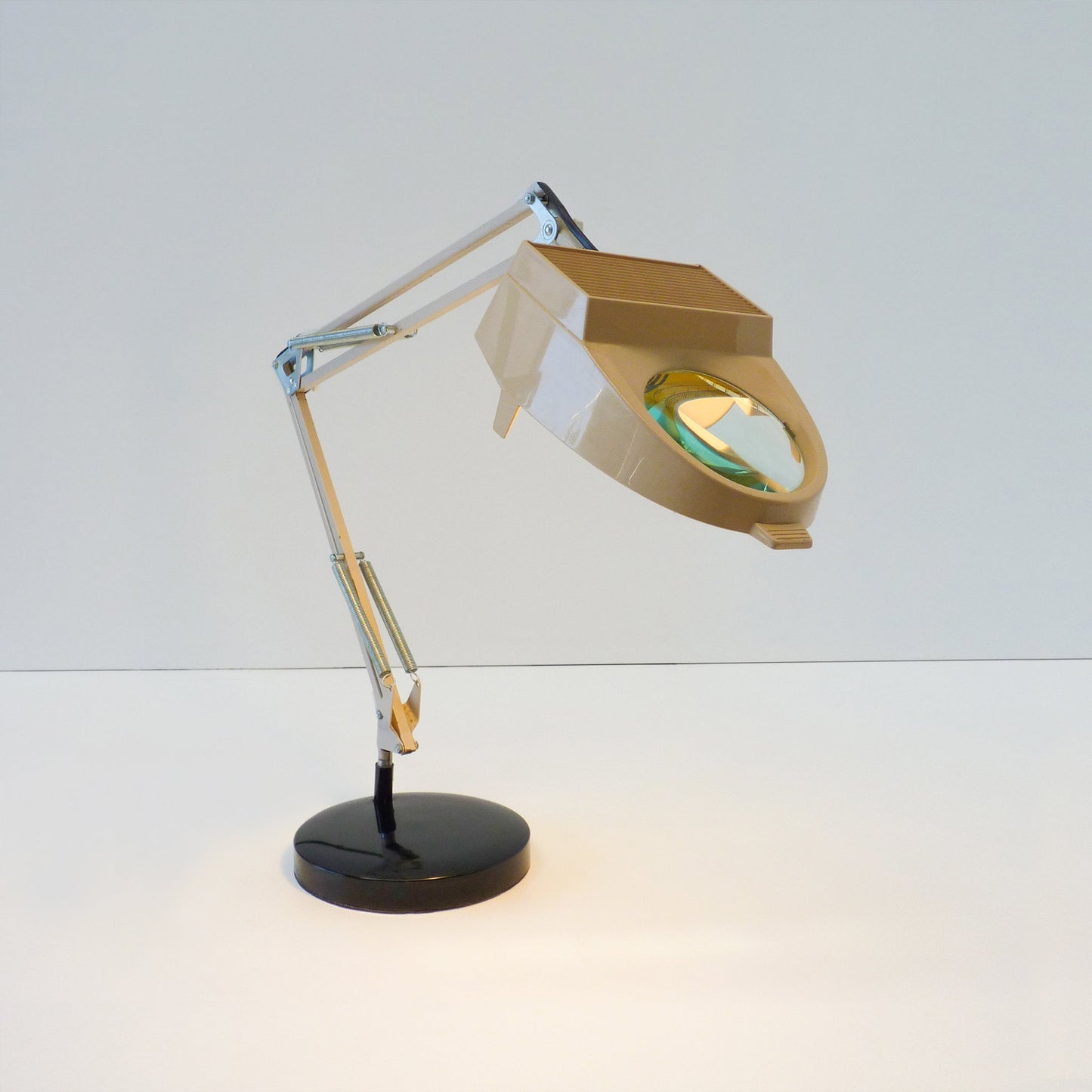 Vintage Magnifying Hobby Lamp